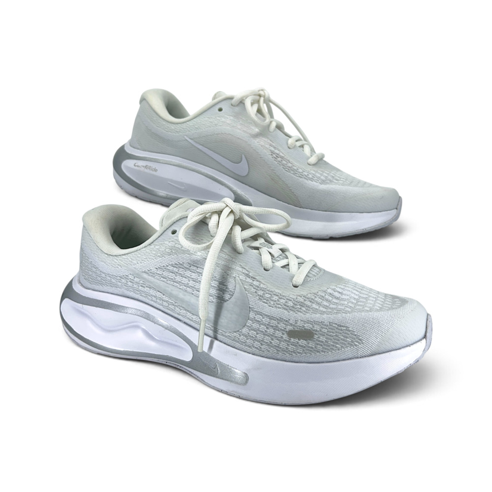 Nike Journey Run Women’s White Running Sneakers Size 8